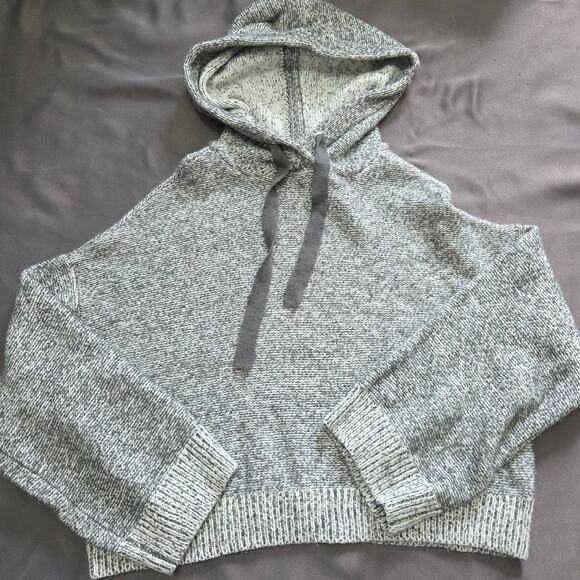 Ruby Moon Hoodie size L. Made out of 90% acrylic 9% nylon and 1% spandex - Picture 1 of 7